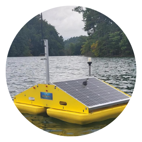 SolaRaft-iQDB in Lake. Hydro Bioscience, the experts in algae management and water quality monitoring.